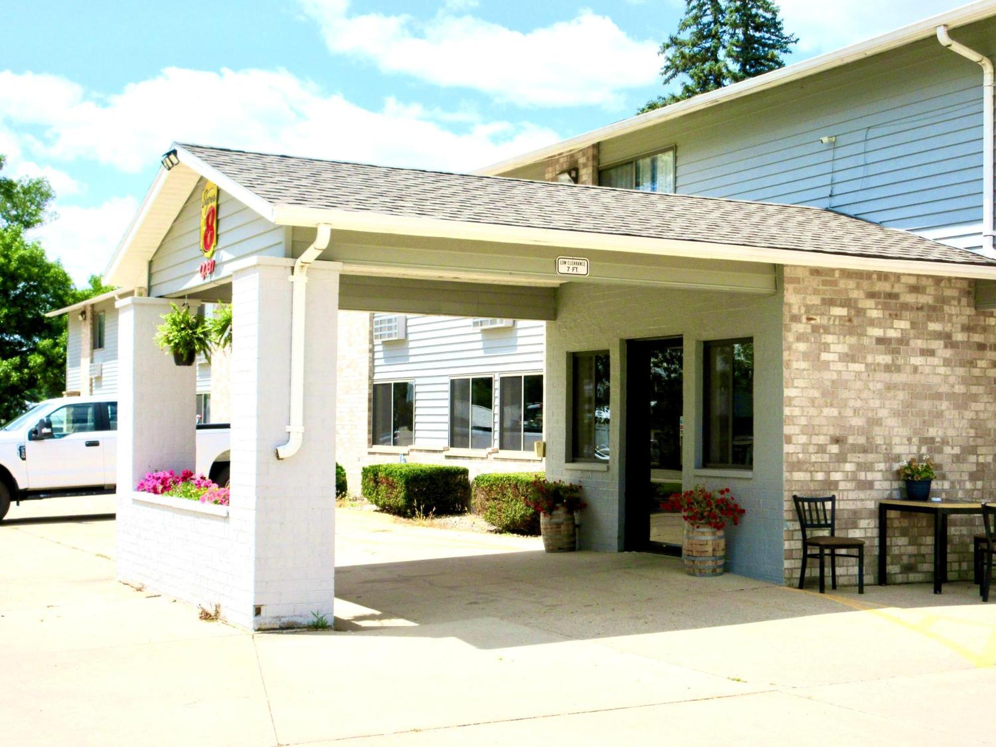 Super 8 By Wyndham Estherville Exterior photo