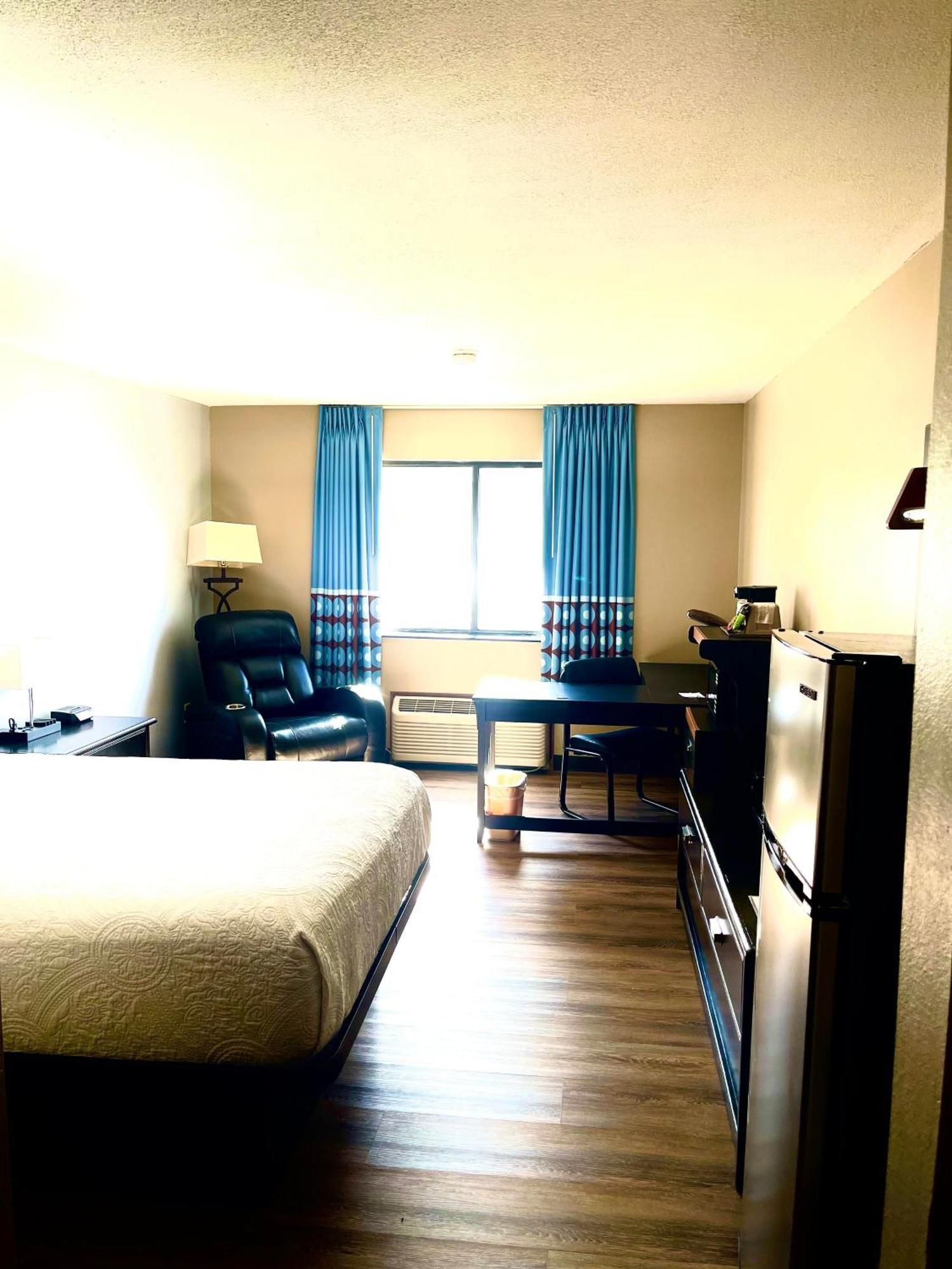 Super 8 By Wyndham Estherville Exterior photo