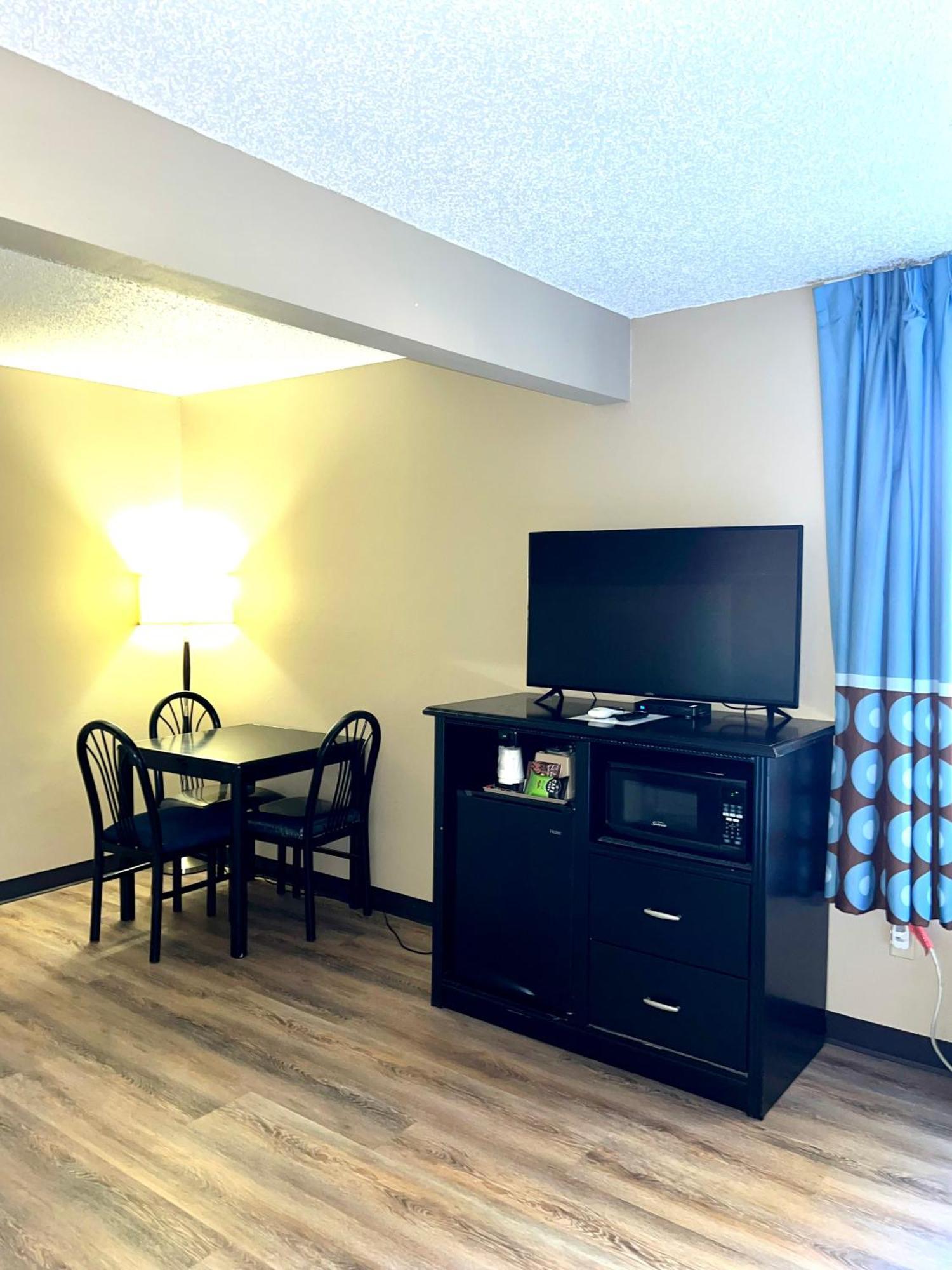 Super 8 By Wyndham Estherville Exterior photo