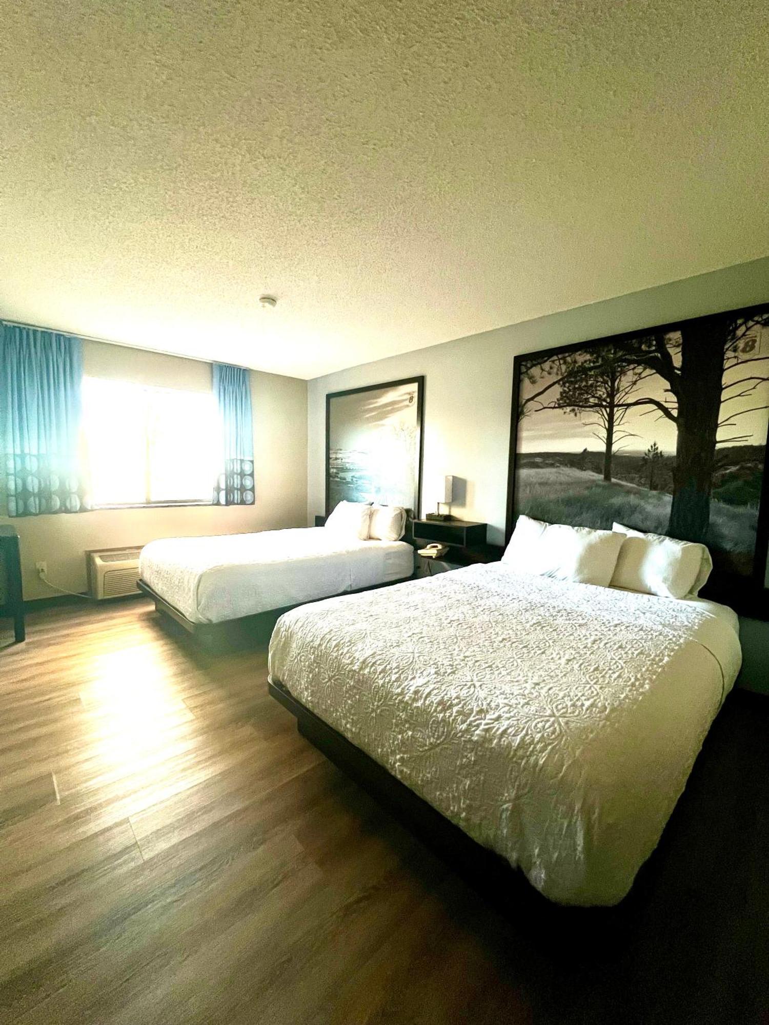 Super 8 By Wyndham Estherville Exterior photo