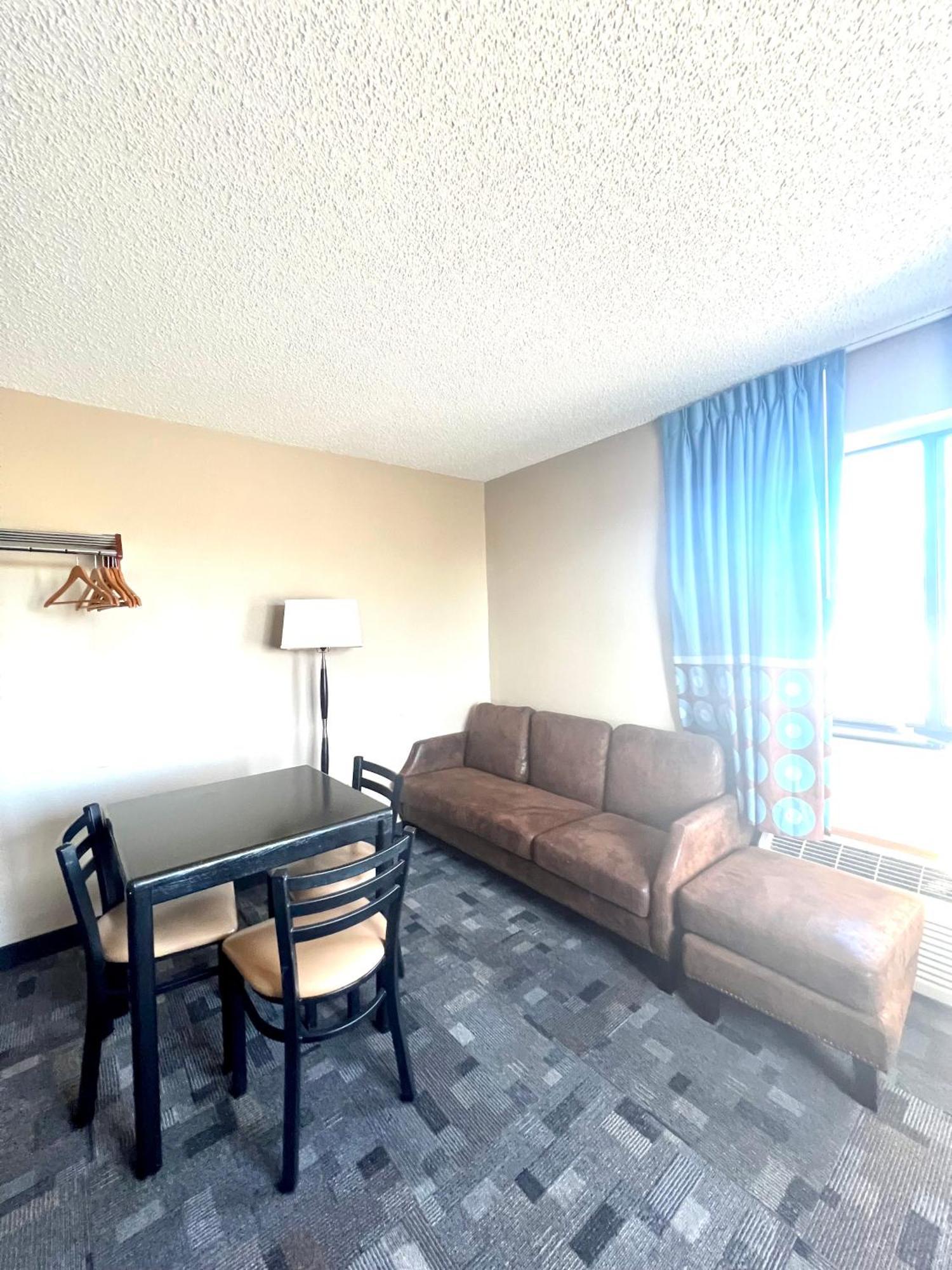 Super 8 By Wyndham Estherville Exterior photo