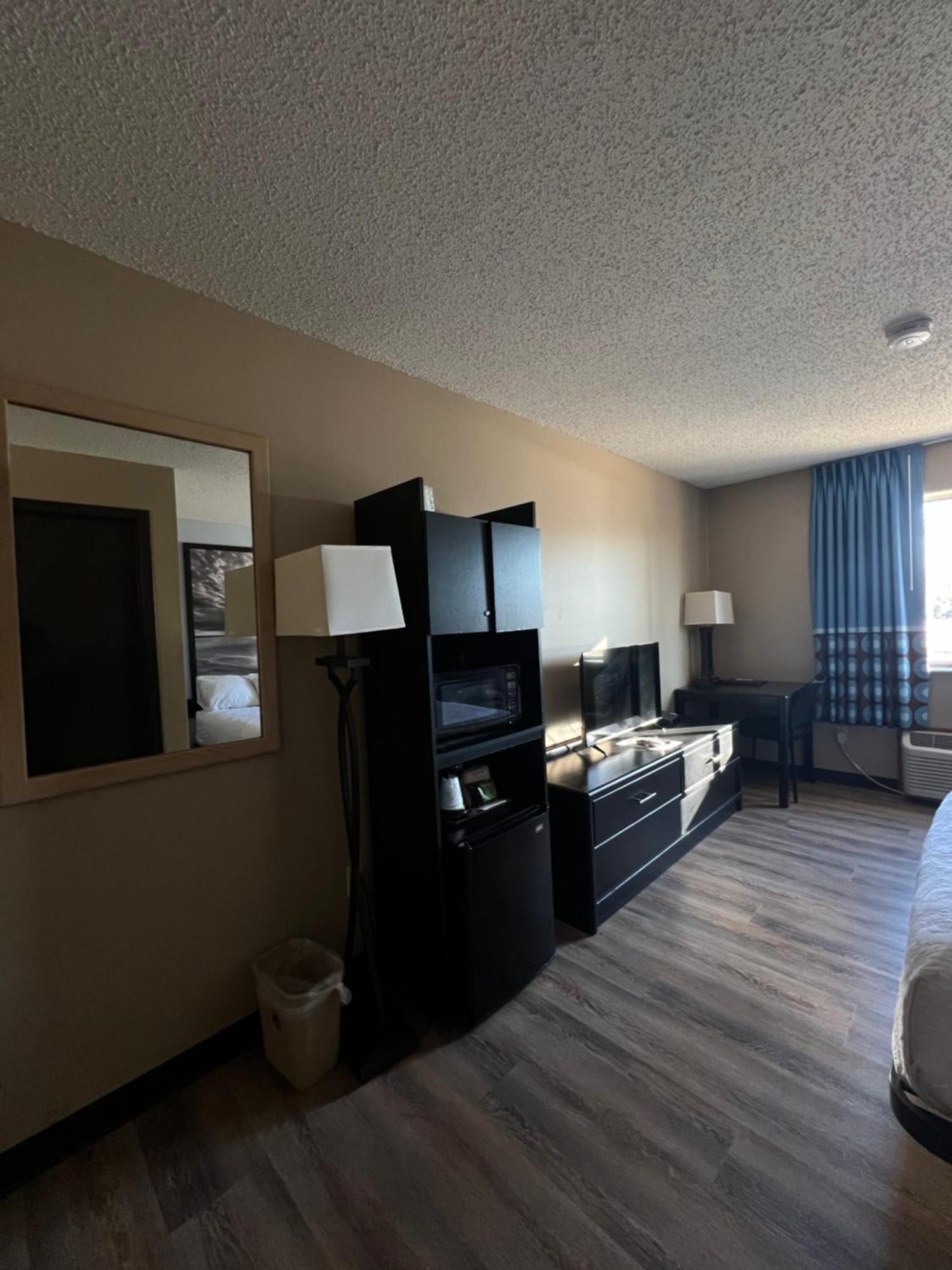 Super 8 By Wyndham Estherville Exterior photo